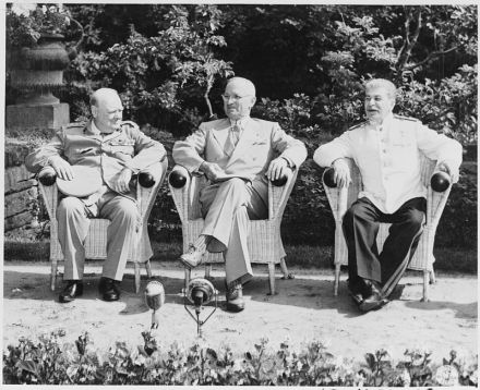 温斯顿·丘吉尔、哈利·杜鲁门以及斯大林在波茨坦会议，1945年