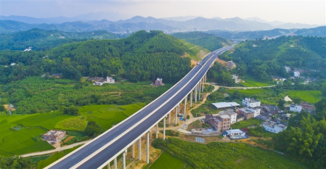 河惠莞高速公路龙川段