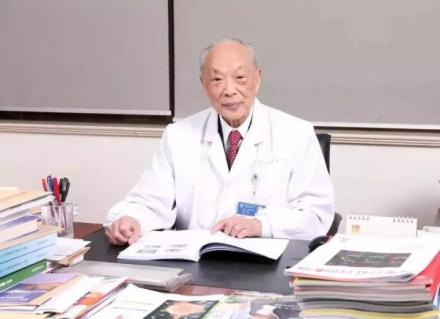 王振义 