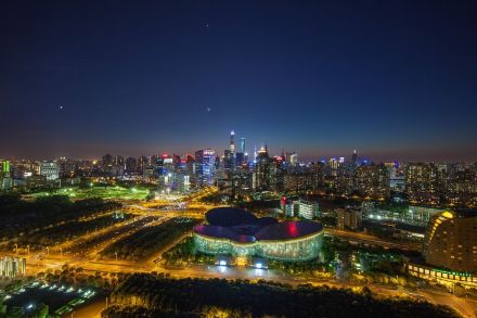 上海东方艺术中心夜景