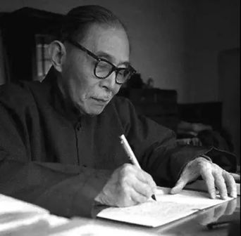 茅盾中山装形象