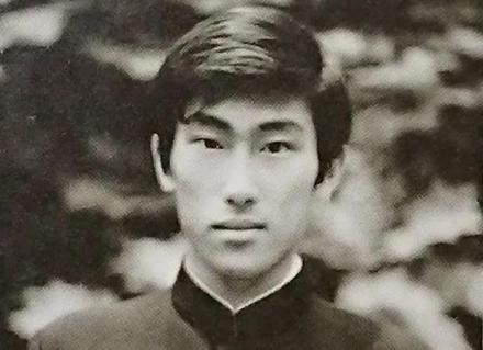 青年岸田文雄