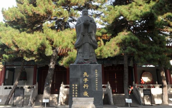 孔子像