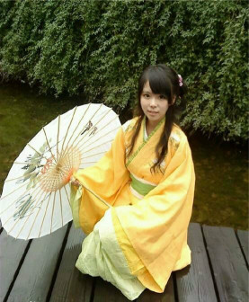 曲裾汉服