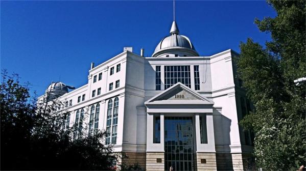 吉林大学
