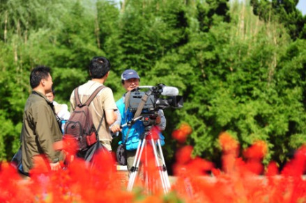 朝日电视台到无锡影视基地拍摄三国景区