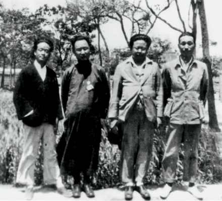 1931年，董作宾、李济、傅斯年、梁思永（由左至右）在安阳