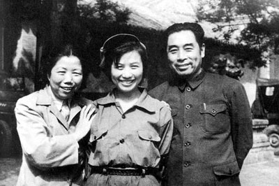 孙炳文烈士的女儿(中)