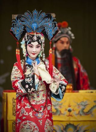 《大登殿》，丁晓君饰代战