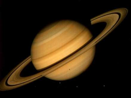 带光环的行星——土星