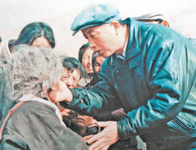 藏族同胞为孔繁森送行