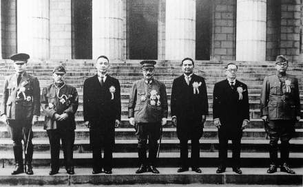 鲍斯（右一）参加1943年“大东亚会议”