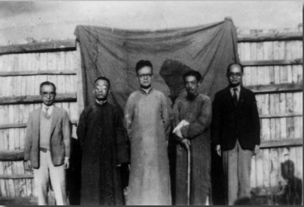 罗常培（左三）