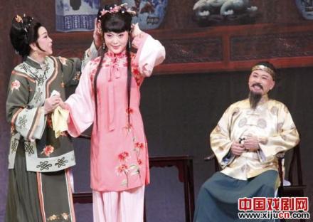 王冠丽饰演王灵儿