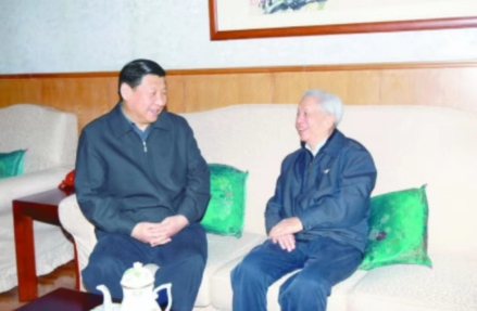 2010年1月27日，习近平同志去钱其琛同志家中看望