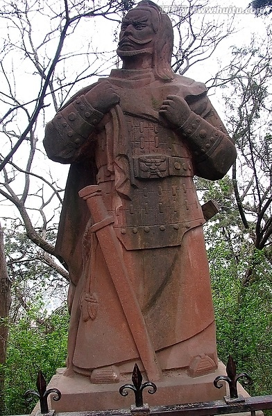 龟山三国城庞德像
