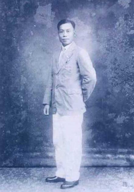 1914年任体育教员时的李宗仁