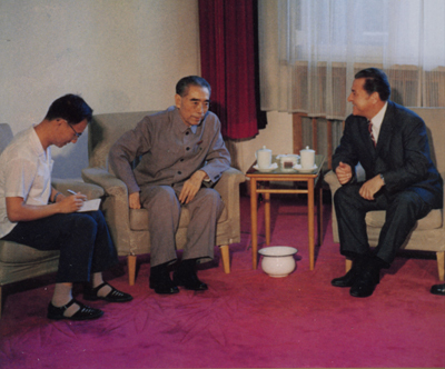 1975年9月在医院会见伊利耶·维尔德茨