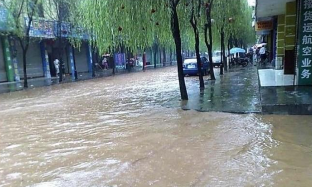洪水爆发