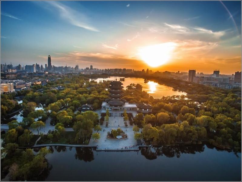 大明湖美景