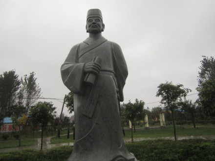睢县东关袁可立雕像