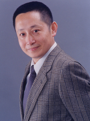 吕昆山便装照