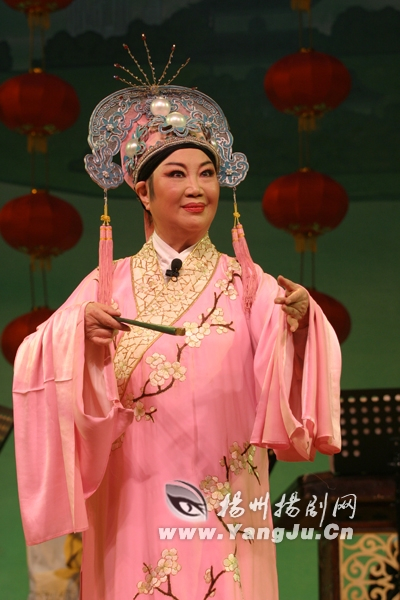 头桥乡贤李开敏女士男装剧照
