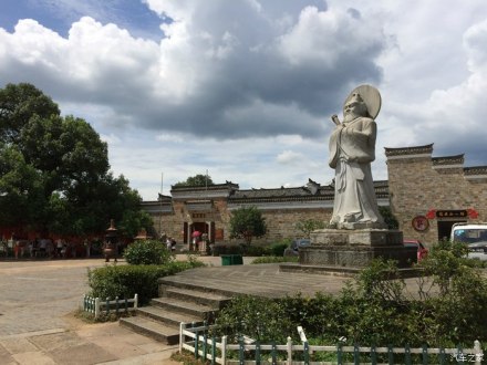 张道陵石像