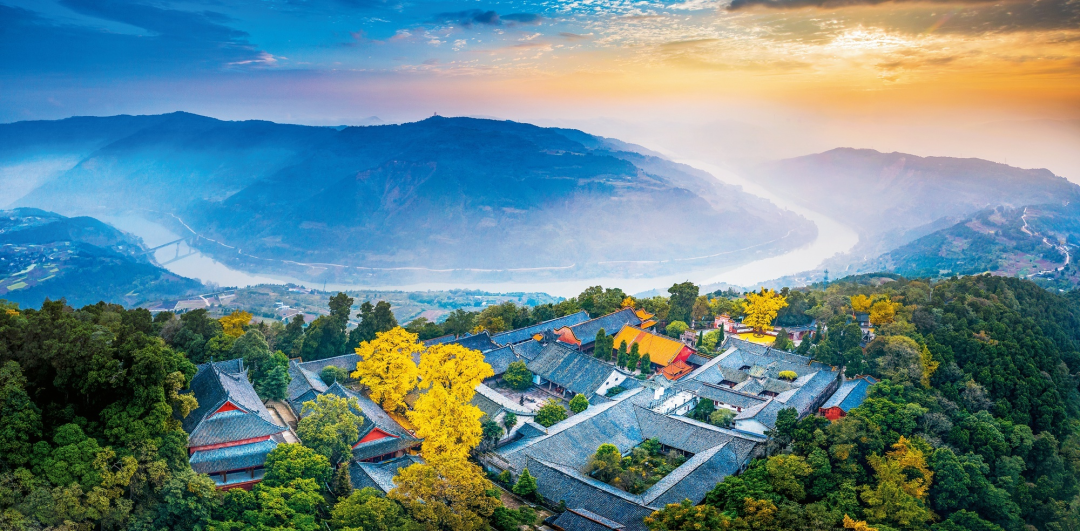 龙泉山森林公园北段沱江峡谷