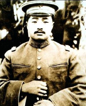 贺龙任四川陆军暂编第9混成旅旅长时留影