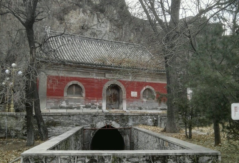 万佛堂孔水洞
