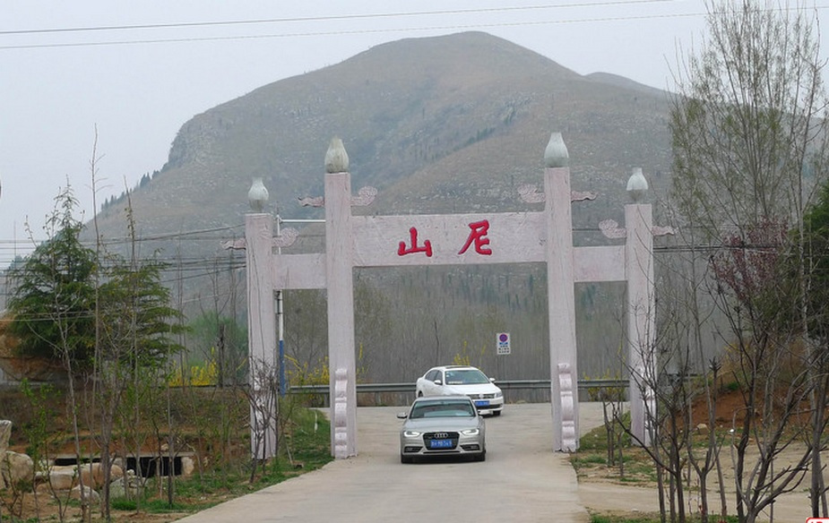 尼山景区山门
