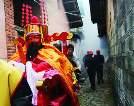 王阳明神像出巡九峰城