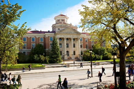 曼尼托巴大学