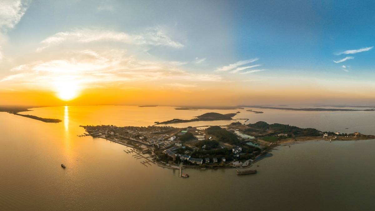 梁子湖