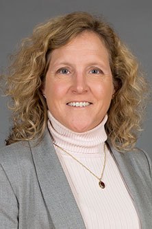 第一任非英籍院长 - Marianne Lewis教授
