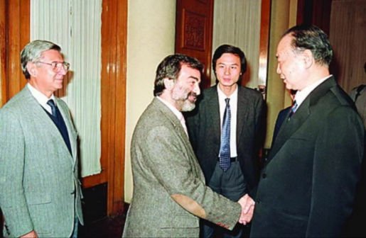 1988年10月,王芳会见出席联合国青少年犯罪讨论会的代表