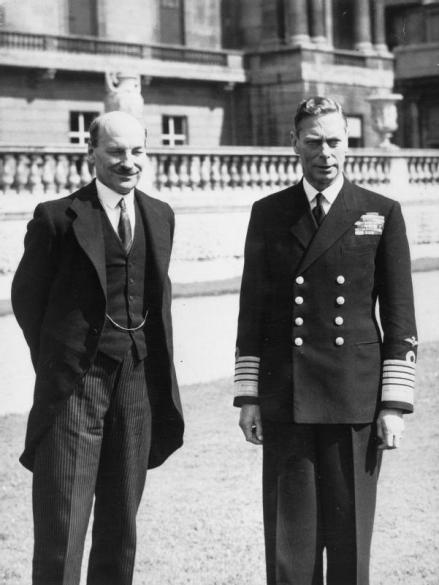 1945年胜选后拜会英国国王乔治六世