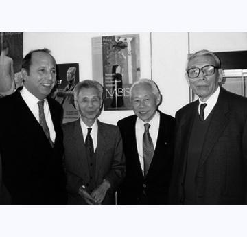 右起：朱德群、赵无极、吴冠中、巴黎第八区区长
