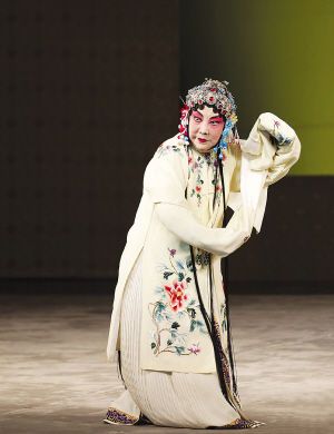 2011.7.16李蔷华高龄登台演出
