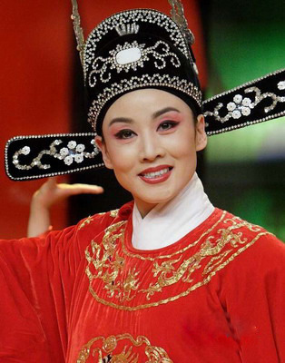 “黄梅戏后”韩再芬