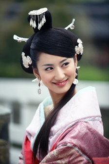 《母仪天下》中饰演赵合德