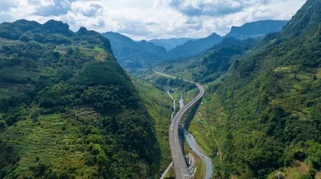 宜威高速公路