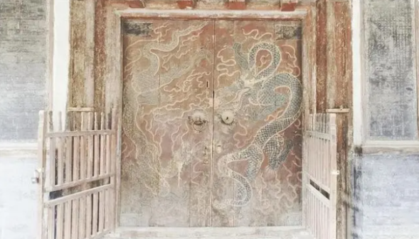 琉璃团龙彩绘