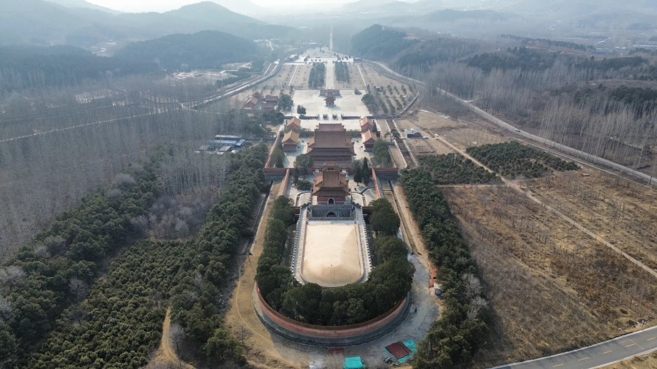 清崇陵布局全景（背向）