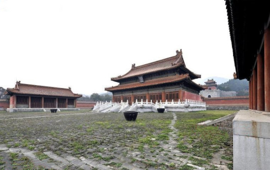 西配殿及隆恩殿
