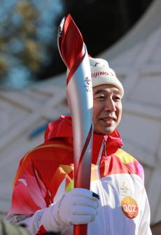 2022年2月2日，火炬手景海鹏在火炬传递中