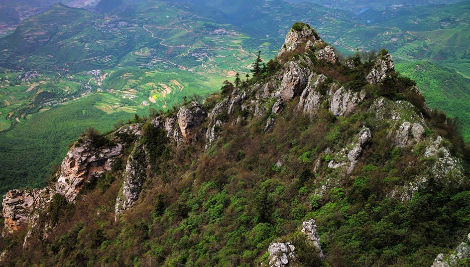 莲花山深谷地貌