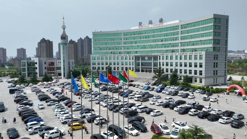 2023年山东外事职业大学威海校区迎新工作 