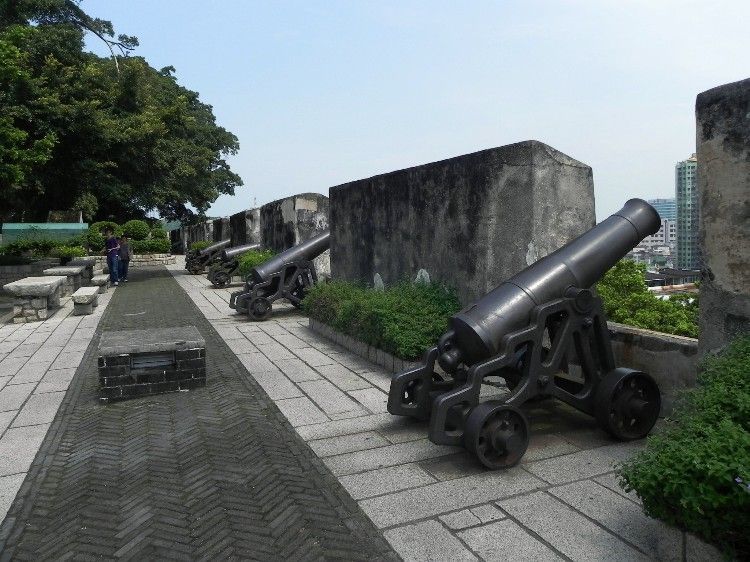 大炮台